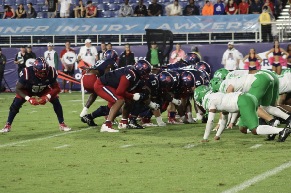 FAU and UNT set up their first play of the FAU vs. UNT football game on Oct. 12, 2024. 